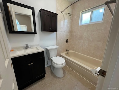 32 Hammond Rd unit 2, Glen Cove, NY 11542 - photo 7