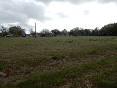 2900 5th St, Bay City, TX 77414 - photo 2