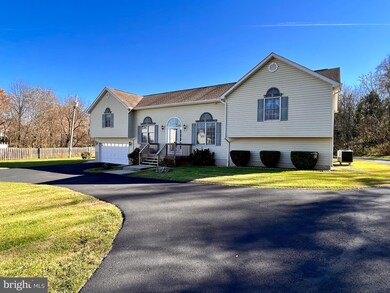 289 Chimney Dr, Bunker Hill, WV 25413 - photo 5