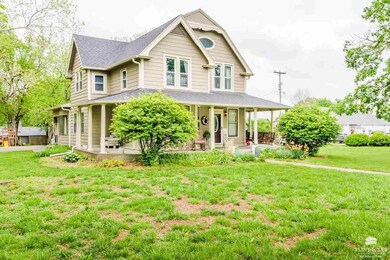 404 Main St, Maple Hill, KS 66507 - photo 2