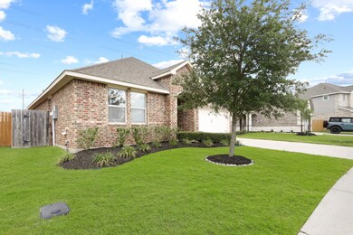 300 Kendall Crest Dr, Alvin, TX 77511 - photo 3