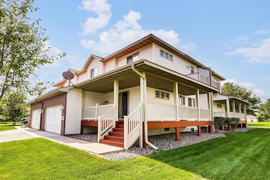 8657 Tessman Cir N, Brooklyn Park, MN 55445 - photo 3