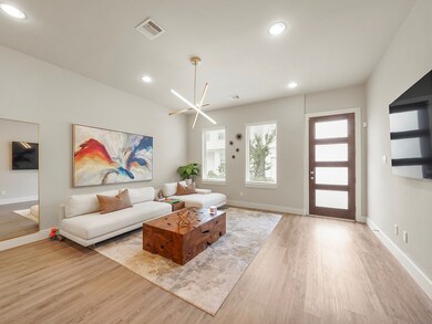 9019 Lonestar Creekbend Ln, Houston, TX 77080 - photo 3