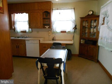 1091 Paper Mill Rd, Chambersburg, PA 17202 - photo 6