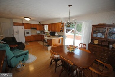 135 West St, Stephens City, VA 22655 - photo 7