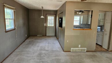 8822 Pine Dr, La Vista, NE 68128 - photo 6