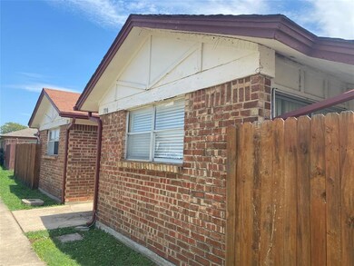 700 E Pecan St, Hurst, TX 76053 - photo 4