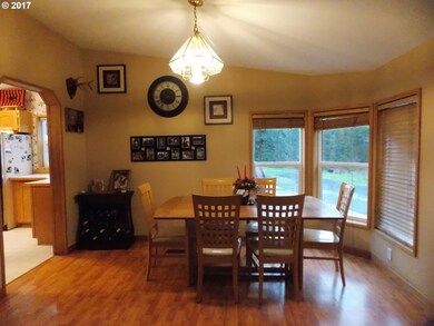 20323 Hwy 42, Myrtle Point, OR 97458 - photo 6