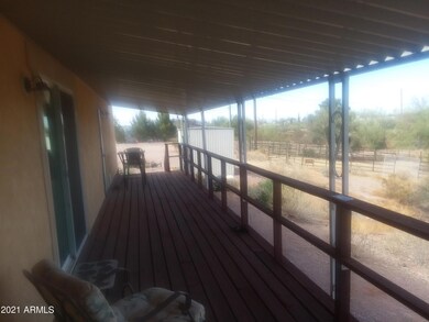 Roos deck south
