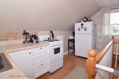7 Rego Rd unit B, Middletown, RI 02842 - photo 2