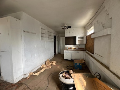 901 Mariposa St, Kingsburg, CA 93631 - photo 7