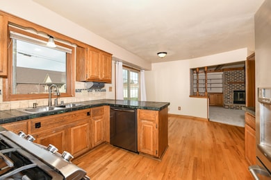 8262 63rd Ave, Pleasant Prairie, WI 53158 - photo 4