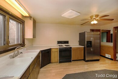 1323 Calgary St NE, Grand Rapids, MI 49505 - photo 7