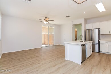 003-photo-living-room-11005666