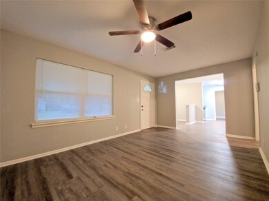 9910 Carmalee St, Houston, TX 77075 - photo 4