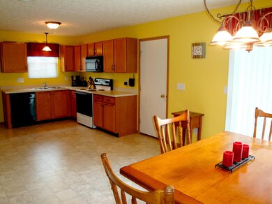 Eat-in Kitchen