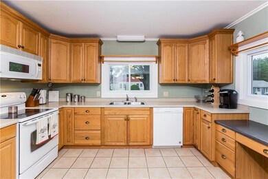 Well laid out and functional kitchen...