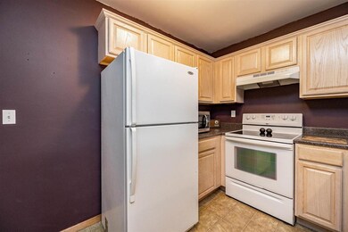 3526 Banar Dr SW unit B, Cedar Rapids, IA 52404 - photo 5