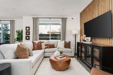 2088 N Autumnglo Dr, Fresno, CA 93727 - photo 6