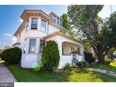 1112 E Bellevue Ave, Reading, PA 19605 - photo 2