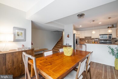 11579 Maple Ridge Rd, Reston, VA 20190 - photo 5