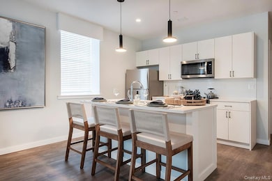 300 Carleton Ave unit 7213, Central Islip, NY 11722 - photo 4