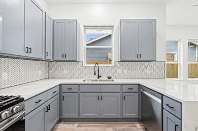 108 E 44th St unit E, Houston, TX 77018 - photo 5