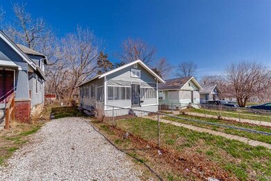 2210 E 58th St, Kansas City, MO 64130 - photo 2
