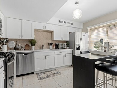 3458 Golfview Dr, Hazel Crest, IL 60429 - photo 2