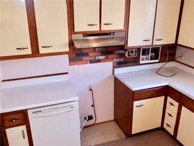 422 Beechwood Dr, Beech Grove, IN 46107 - photo 6