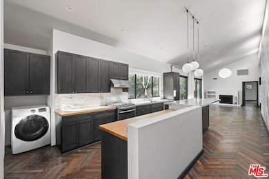 21273 Entrada Rd, Topanga, CA 90290 - photo 4