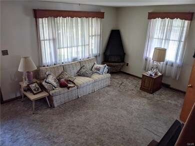 LIVING ROOM 1