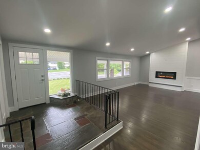 1921 Hemlock Rd, Norristown, PA 19403 - photo 2