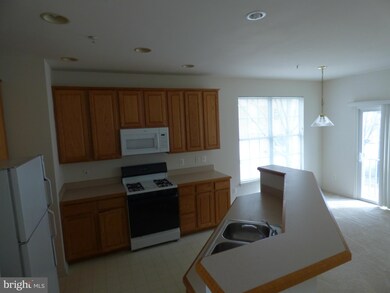 21012 Sojourn Ct, Germantown, MD 20876 - photo 2