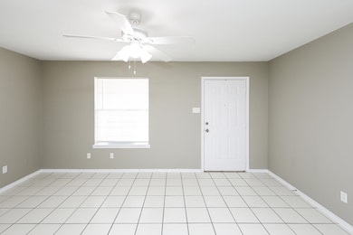 8911 Mcpherson Rd unit 2D, Laredo, TX 78045 - photo 3