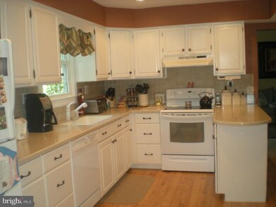 116 Strawberry Cir, Langhorne, PA 19047 - photo 6