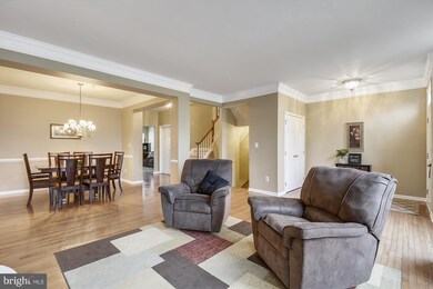 25490 Crossfield Dr, Chantilly, VA 20152 - photo 3