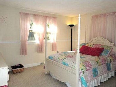 82 Tercentennial Dr, Billerica, MA 01821 - photo 7