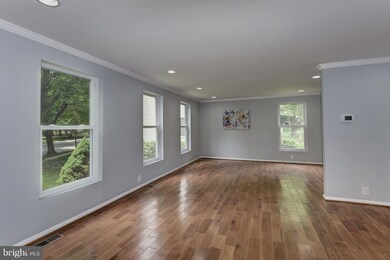 7309 Farthest Thunder Ct, Columbia, MD 21046 - photo 3