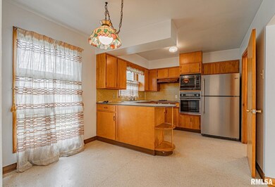 1522 Broadway St, Lincoln, IL 62656 - photo 7