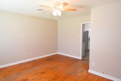 1610 Hewitt Dr, Houston, TX 77018 - photo 7