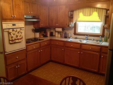 426 Clearview Dr, Asheboro, NC 27205 - photo 2