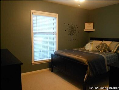 5415 Oakcreek Ln, Louisville, KY 40291 - photo 7