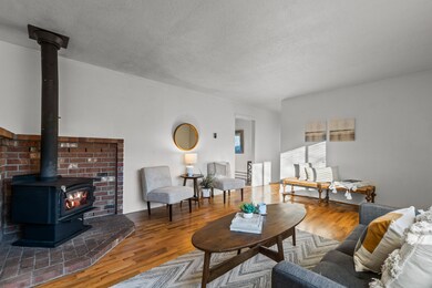 1348 NE Watson Dr, Bend, OR 97701 - photo 4