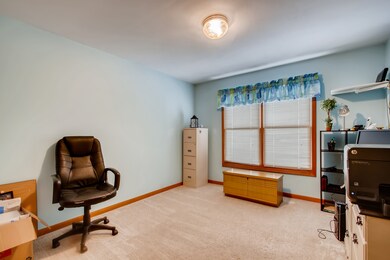 426 Camden Cir, Oswego, IL 60543 - photo 3