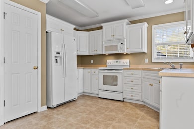 382 Orangepark Dr, Orangeburg, SC 29115 - photo 6