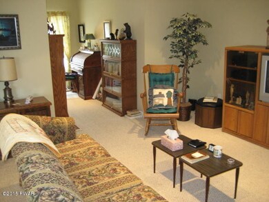 1106 Macintosh Way, Matamoras, PA 18336 - photo 2