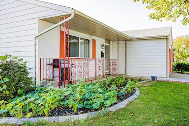 1665 Nestling Dr, Columbus, OH 43229 - photo 6