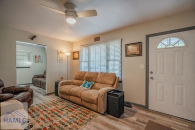 127 Macarthur Dr, Hinesville, GA 31313 - photo 4