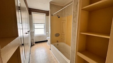 515 Walnut St unit 2, Saugus, MA 01906 - photo 3